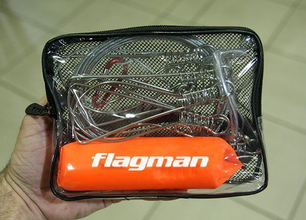 Кукан Flagman на 7 застёжек с поплавком