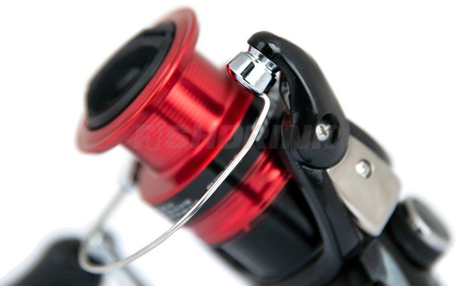 Котушка Shimano Sienna 1000 FG 3+1BB